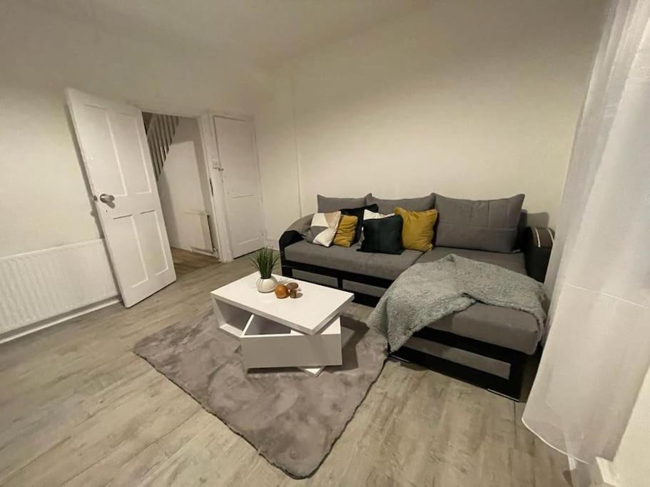 Comfy 2 Bedroom On Tower Bridge 伦敦 外观 照片