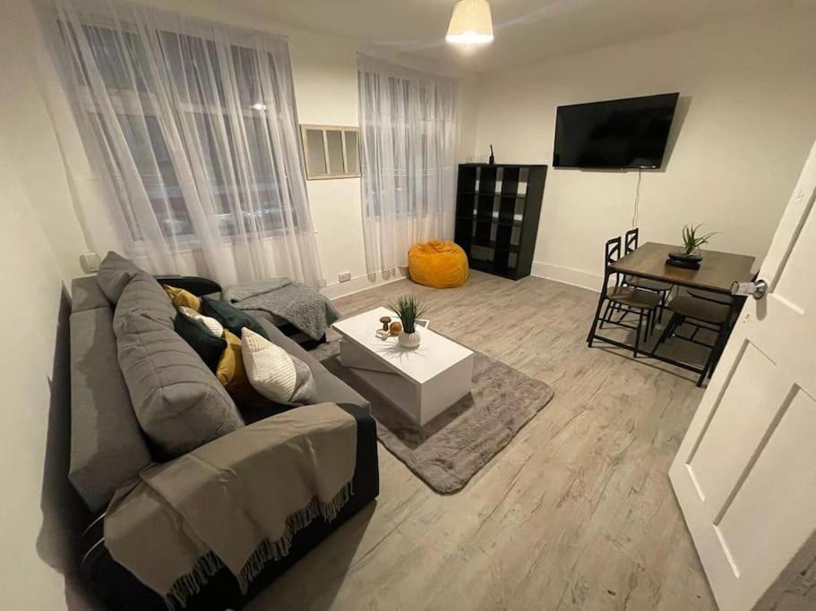 Comfy 2 Bedroom On Tower Bridge 伦敦 外观 照片