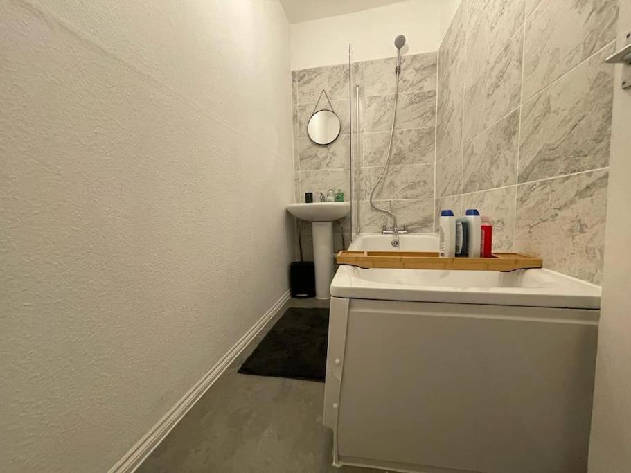 Comfy 2 Bedroom On Tower Bridge 伦敦 外观 照片
